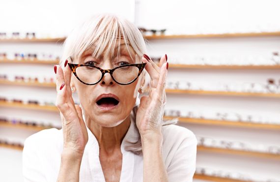 Why middle-aged and elderly people are not happy to wear reading glasses?
